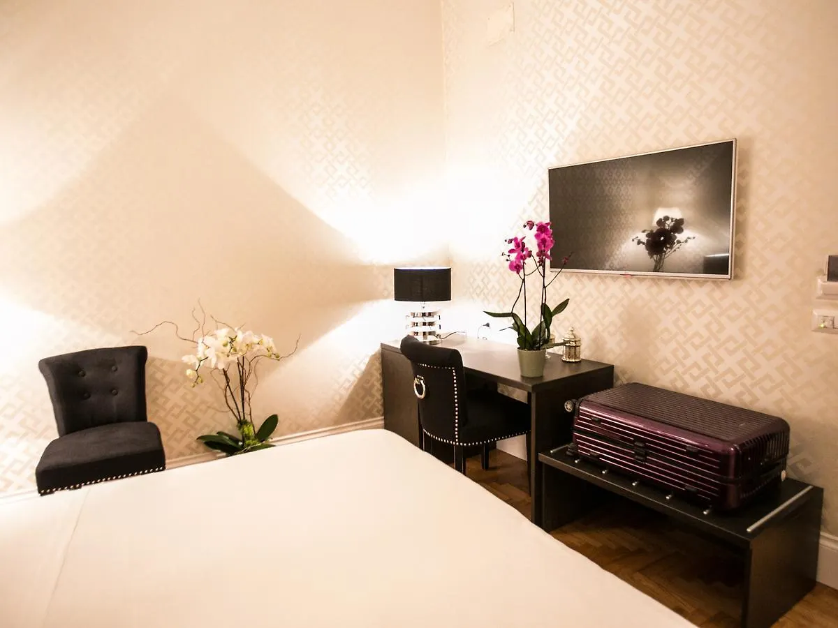 ***  Minerva Relais Bed & Breakfast Roma İtalya